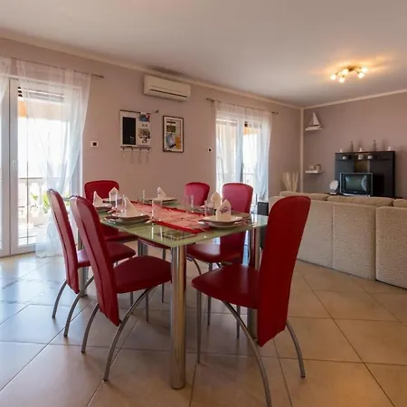 Two-bedroom In Lxxxv * Crikvenica