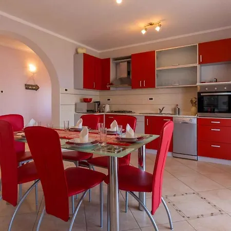 Two-bedroom In Lxxxv