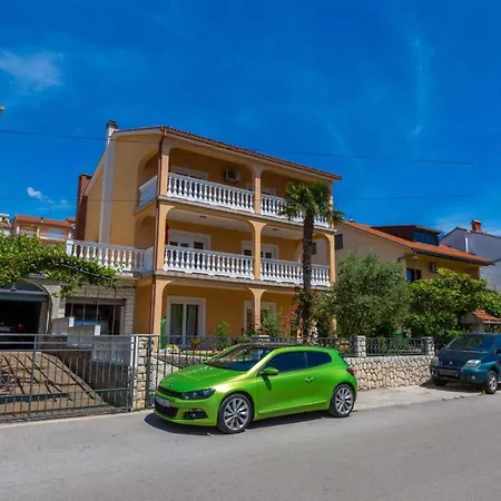 Two-bedroom In Lxxxv Crikvenica