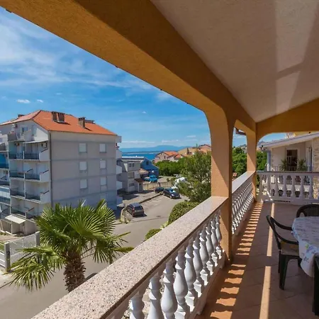 Two-bedroom In Lxxxv Apartman Crikvenica