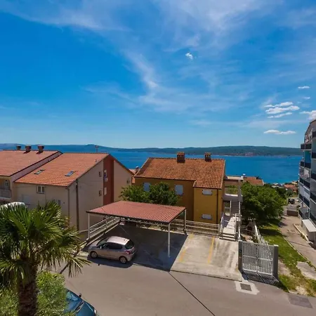 Two-bedroom In Lxxxv Apartman Crikvenica