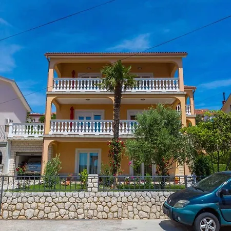 Two-bedroom In Lxxxv Apartman Crikvenica
